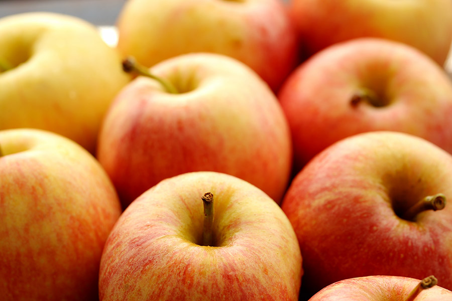Obst und Gemüse im Supermarkt in Neubug am Inn